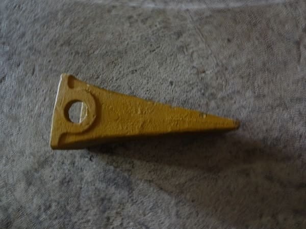 (Backhoe) Ripper Tooth (Replacement)