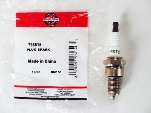 (XR-2100) Briggs & Stratton Spark Plug 798615